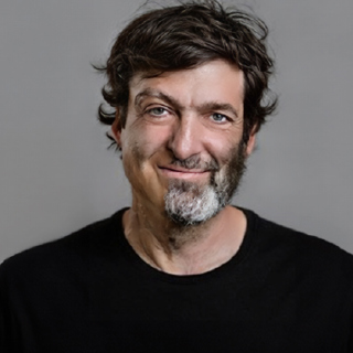 Dan Ariely headshot