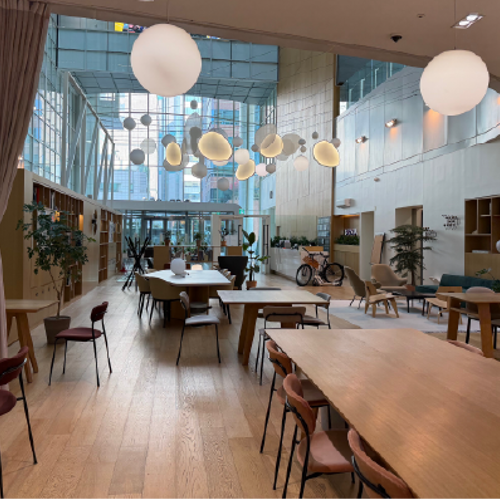 Cielo Seoul office working space with tables and chairs